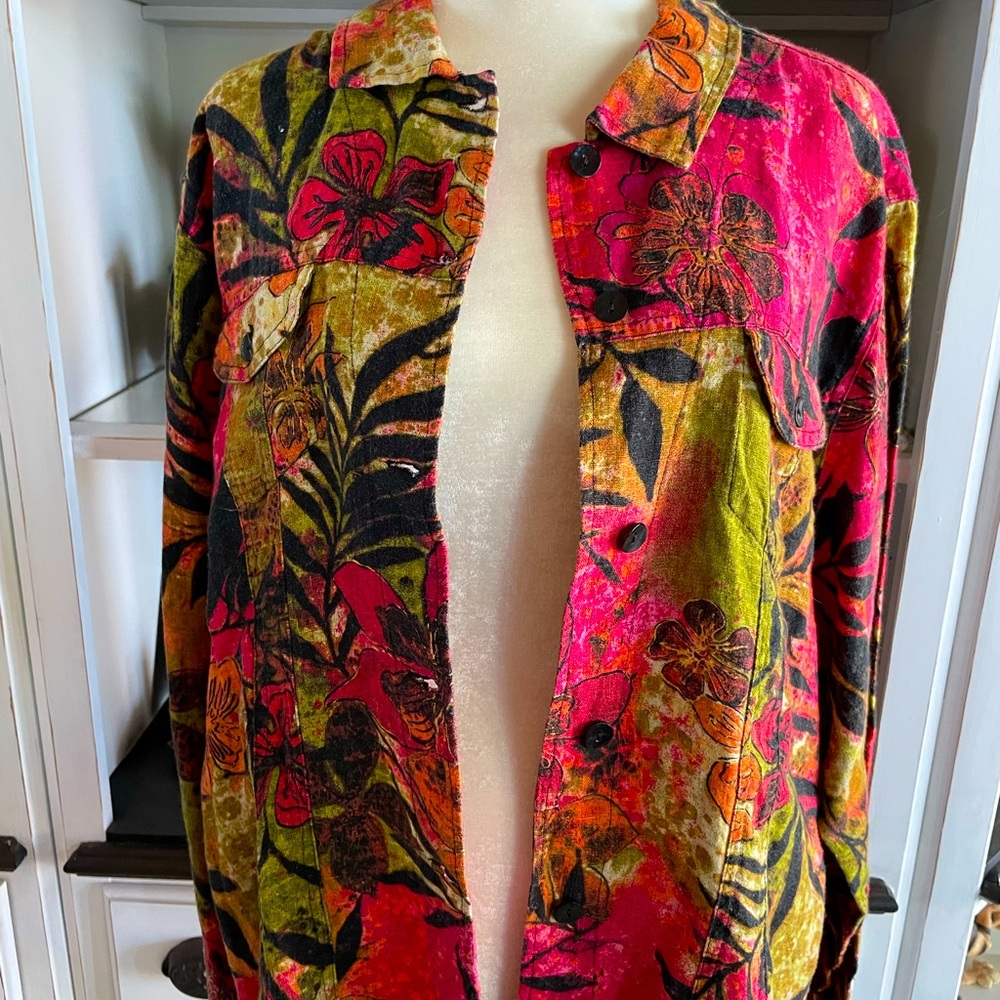 Floral linen button up blouse. Chicos size 3